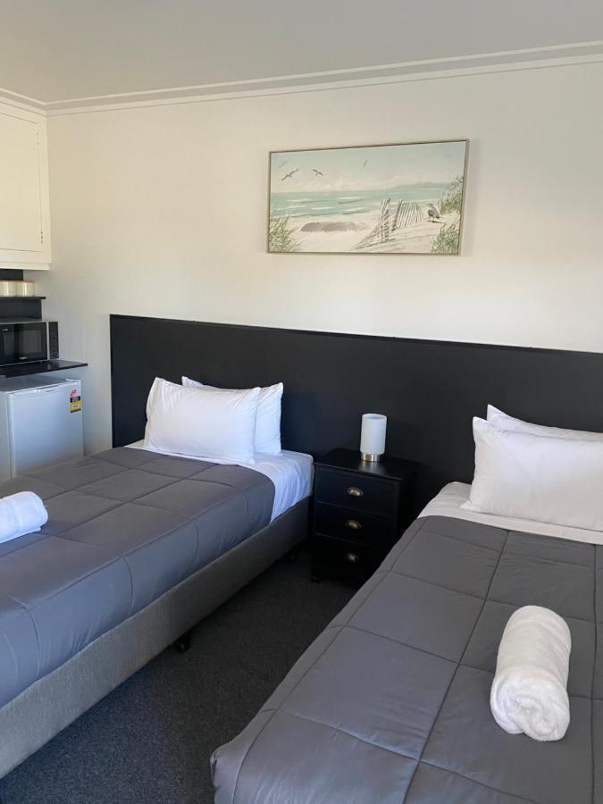 The Seaview Tavern * Woolgoolga